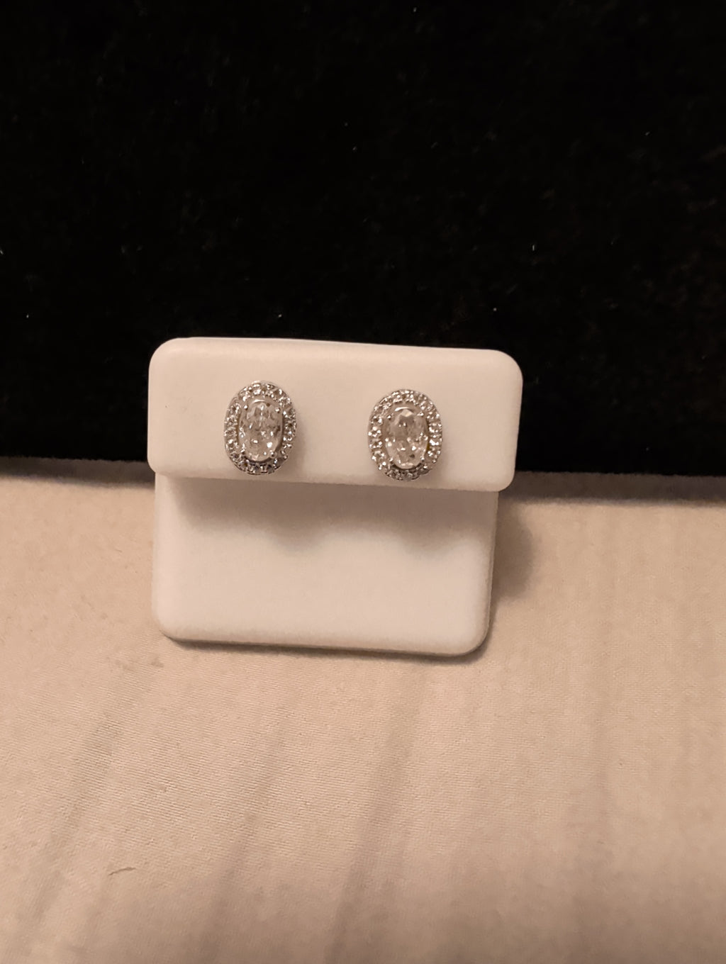 1.0ctw moissanite. Between the two.