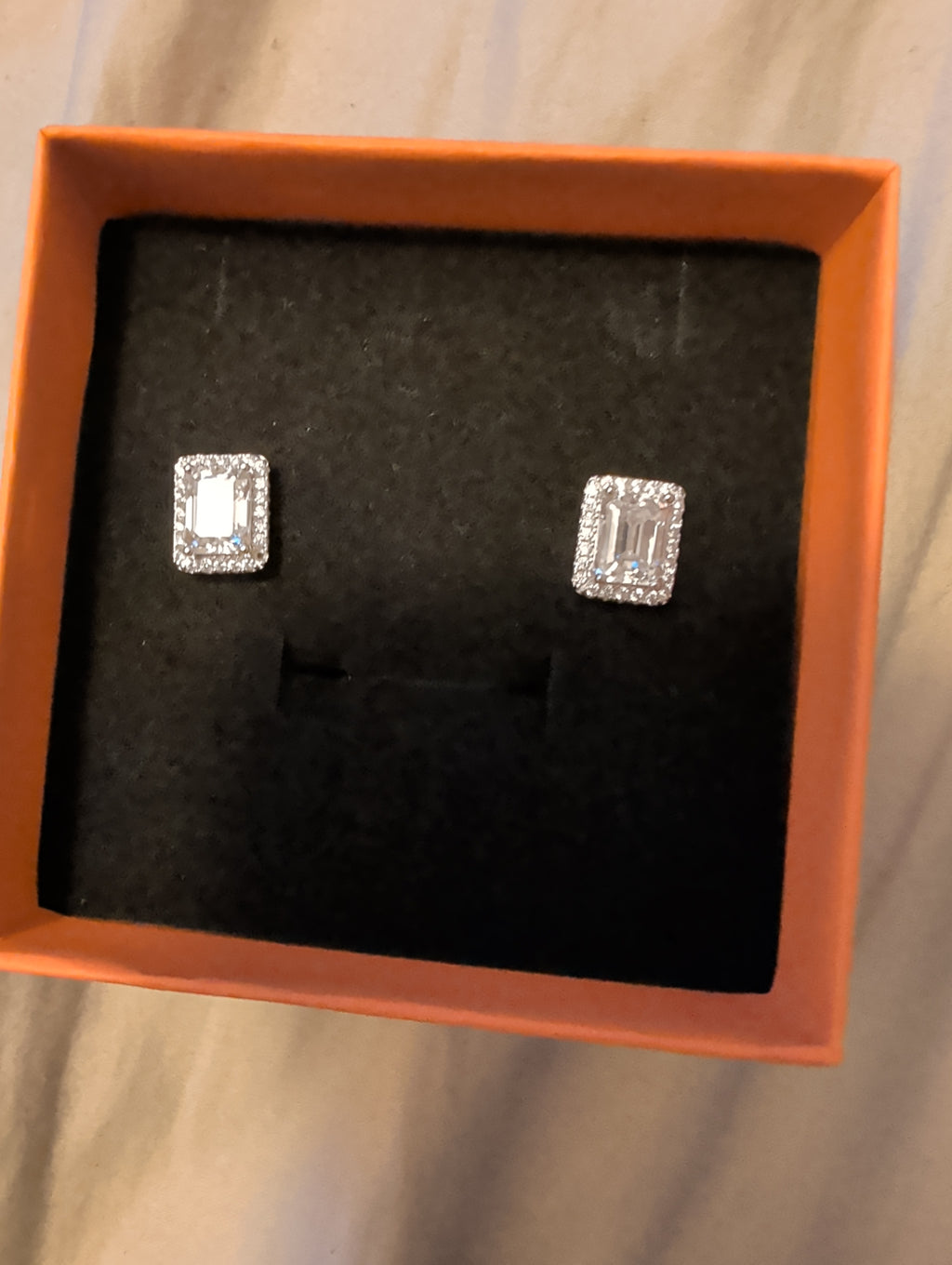 4ctw moissanite earrings. Solid sterling silver. 925. Diamond tested! MSRP $1200