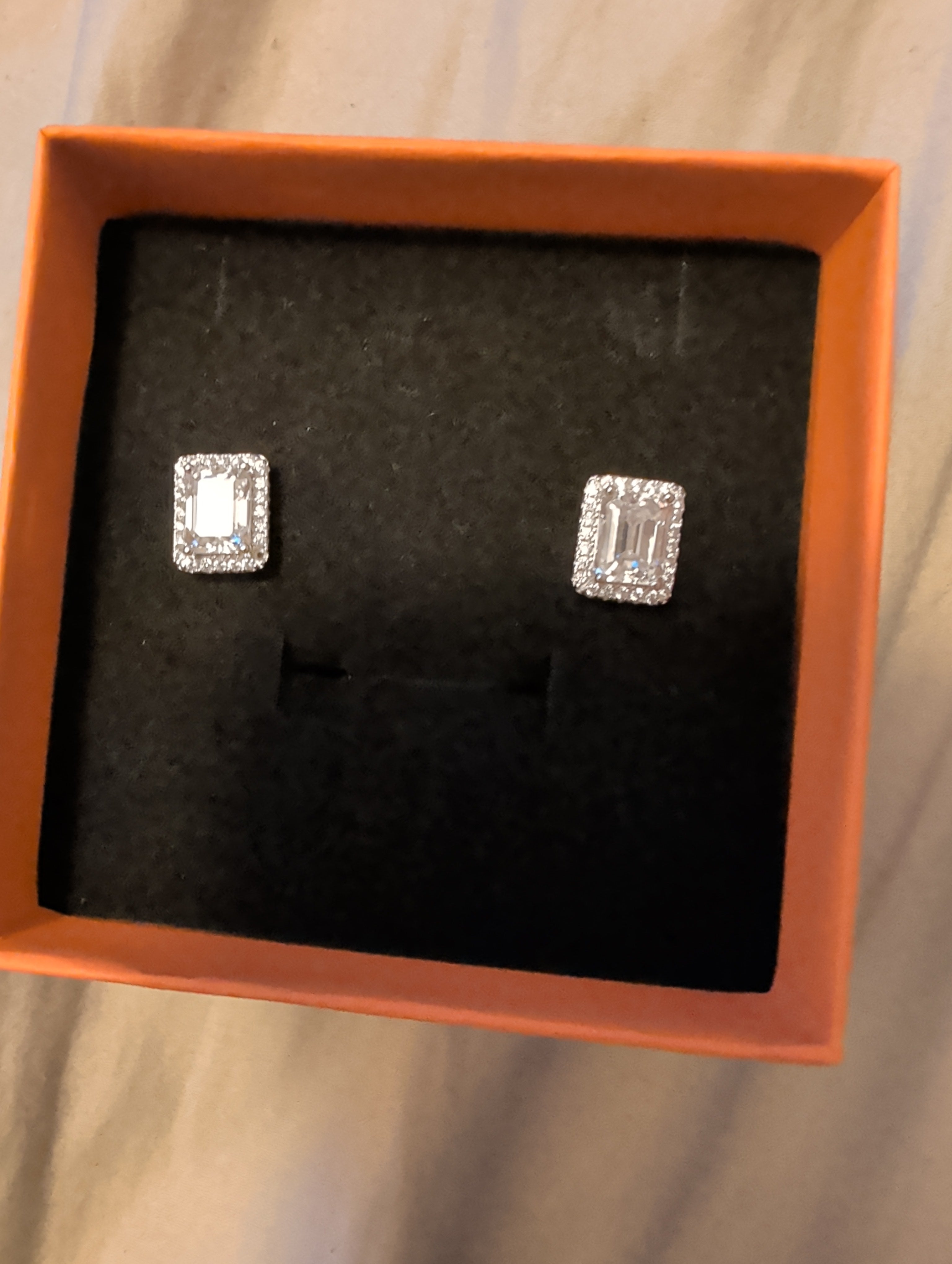 4ctw moissanite earrings. Solid sterling silver. 925. Diamond tested! MSRP $1200