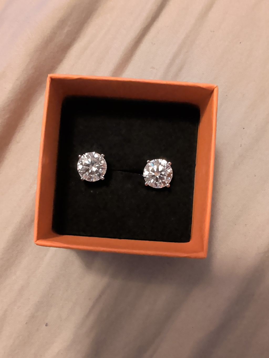 4ctw moissanite round cut earrings. 925 sterling silver. Diamond tested!