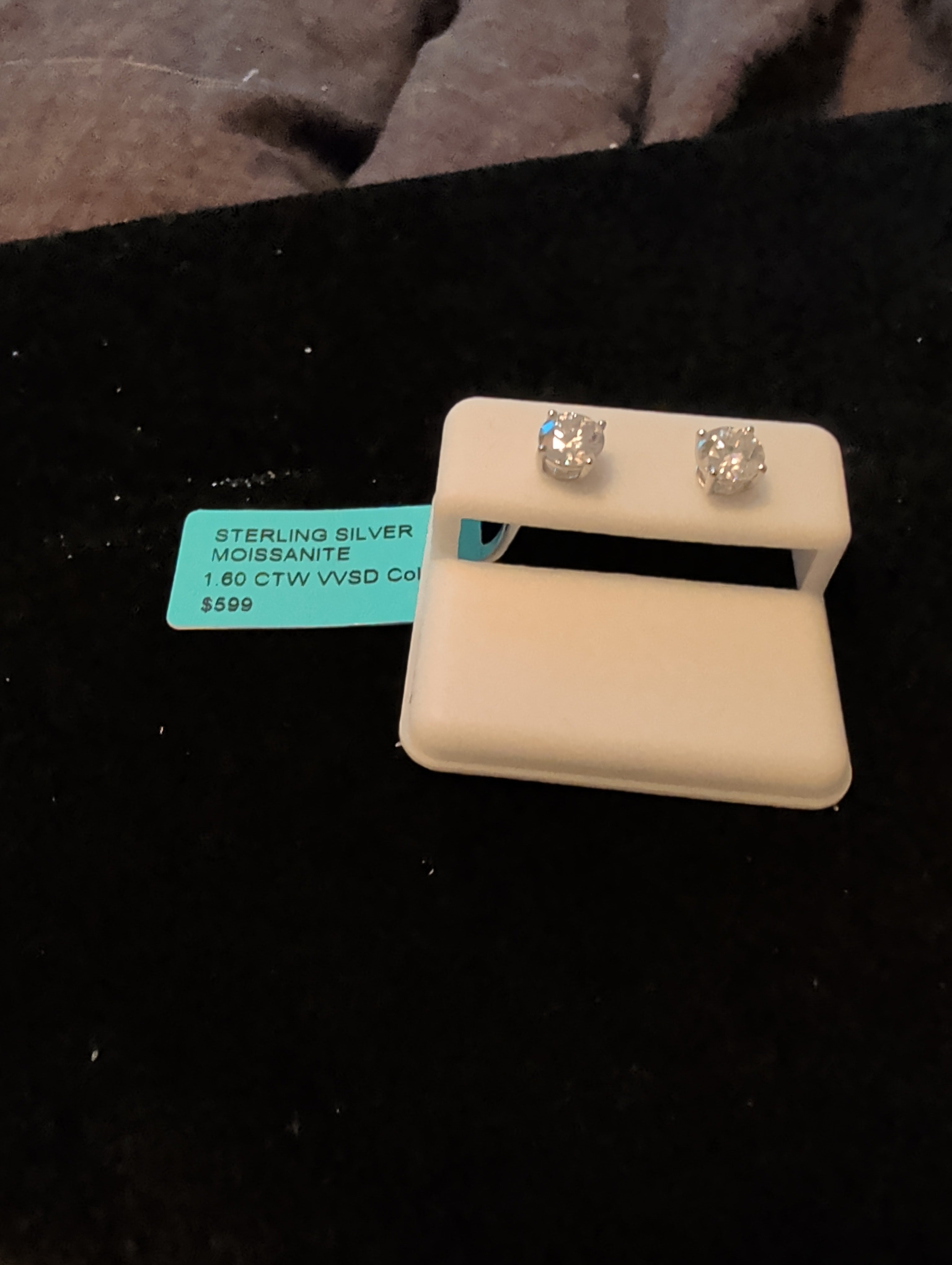1.60ctw (0.80ctw each) moissanite earrings. 925 sterling silver. Diamond tested!