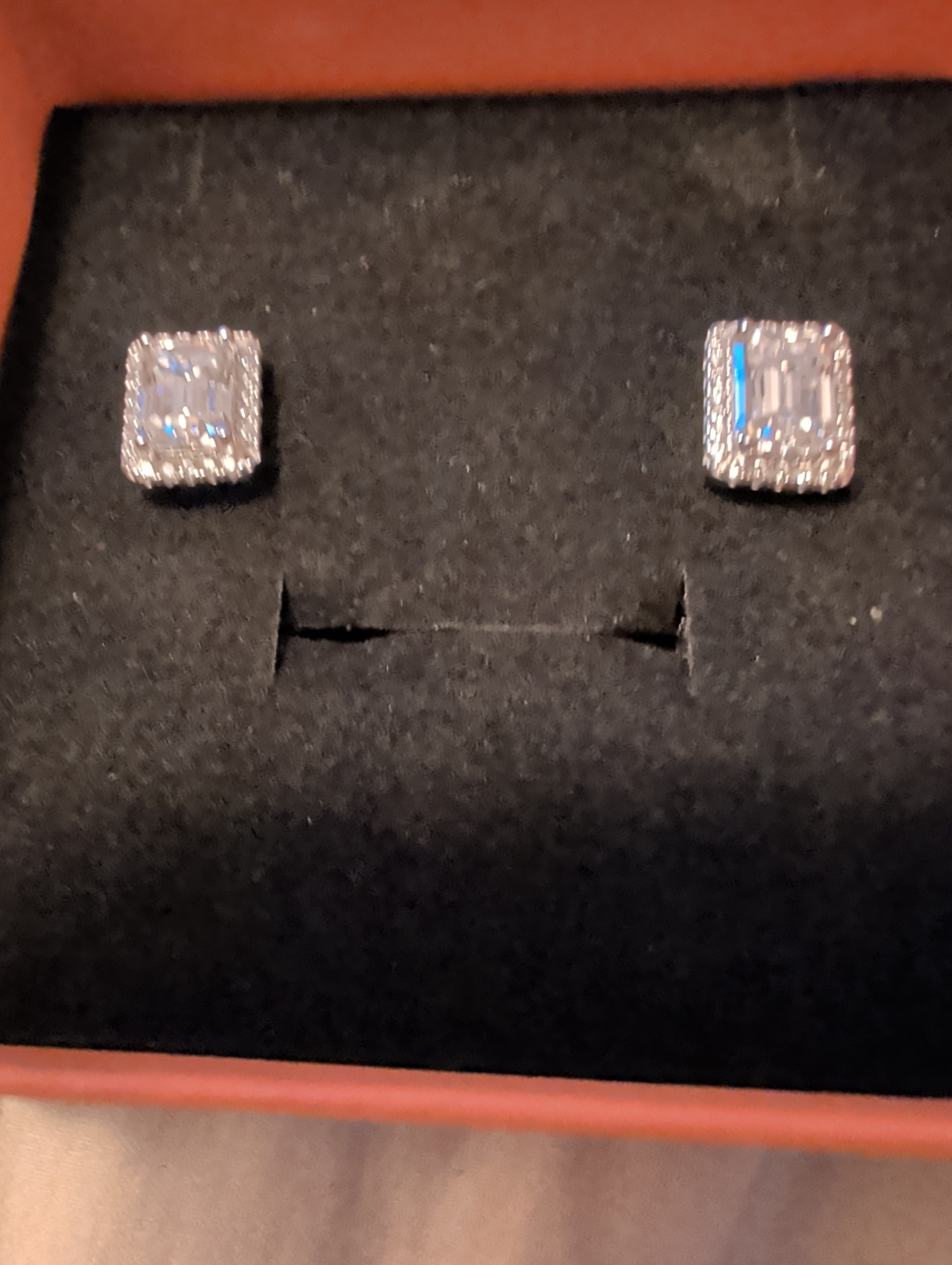 4ctw moissanite earrings. Solid sterling silver. 925. Diamond tested! MSRP $1200