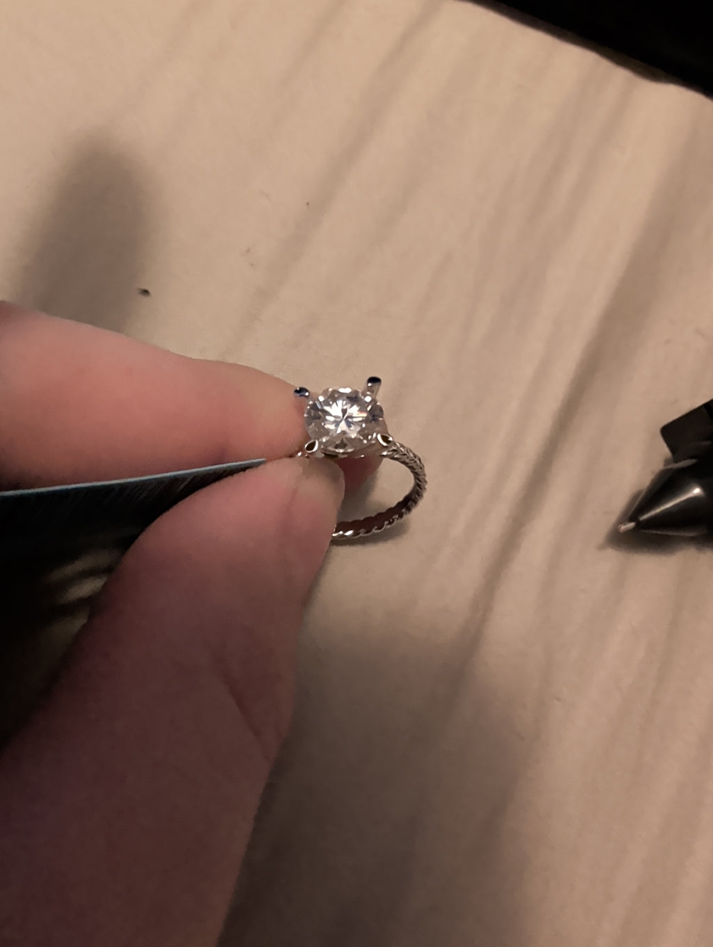 2.5ctw moissanite ring. Solid 925 sterling silver. Sz7