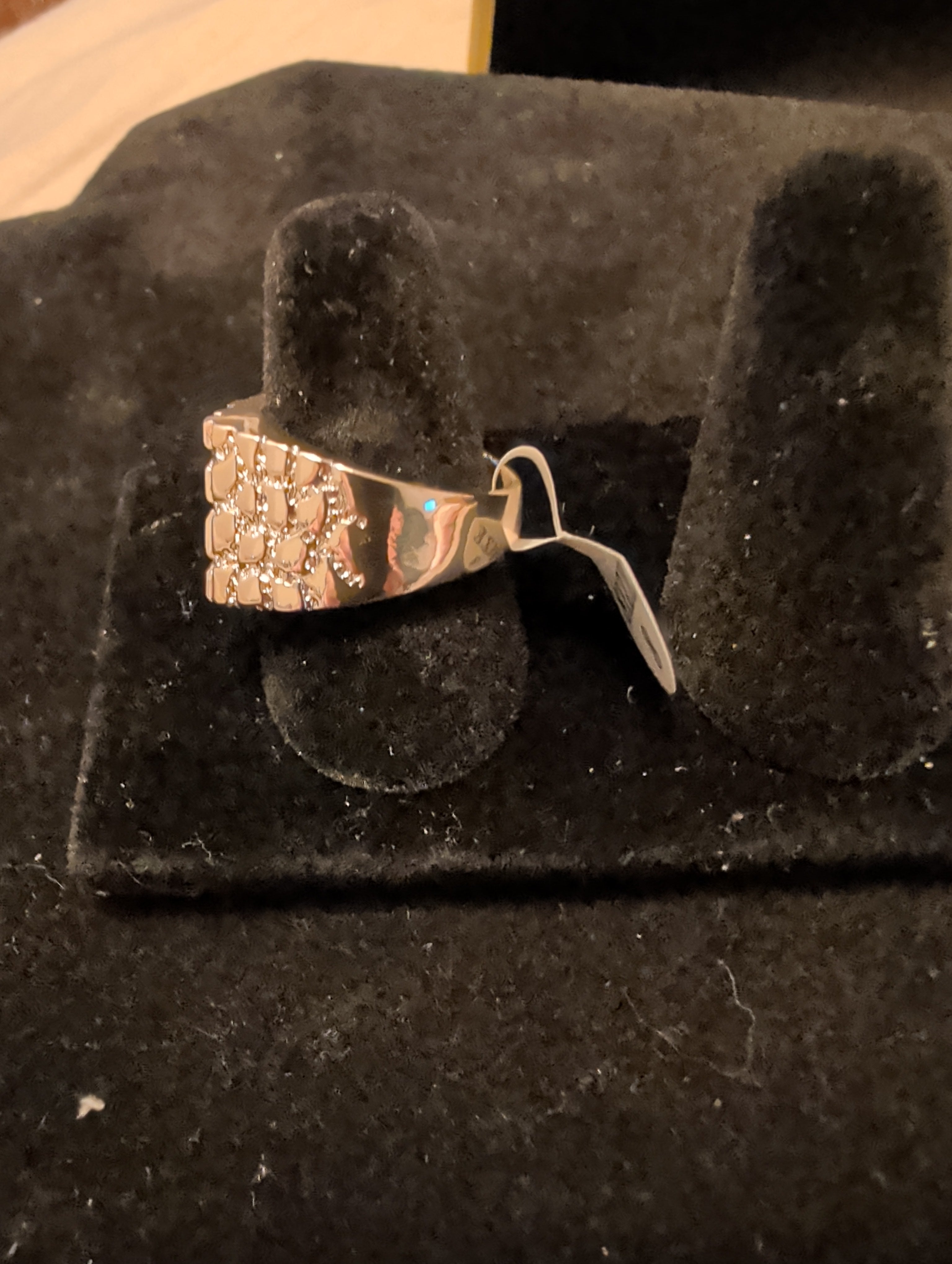 10k gold-filled over brass sz8 ring. Acid tested! Gold nugget pattern.