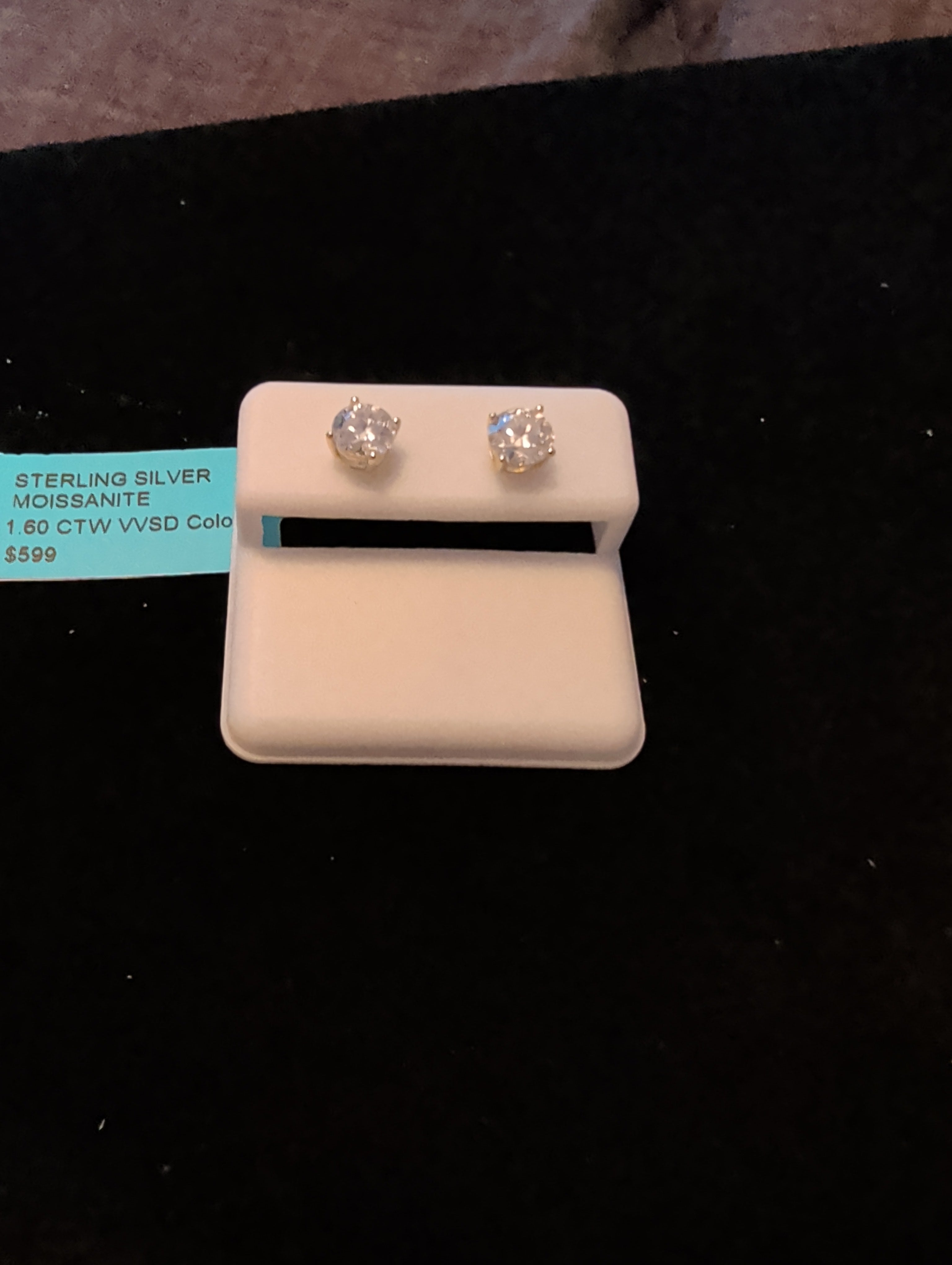 1.6ctw (0.80ctw each) moissanite earrings. 925 sterling silver. Diamond tested!
