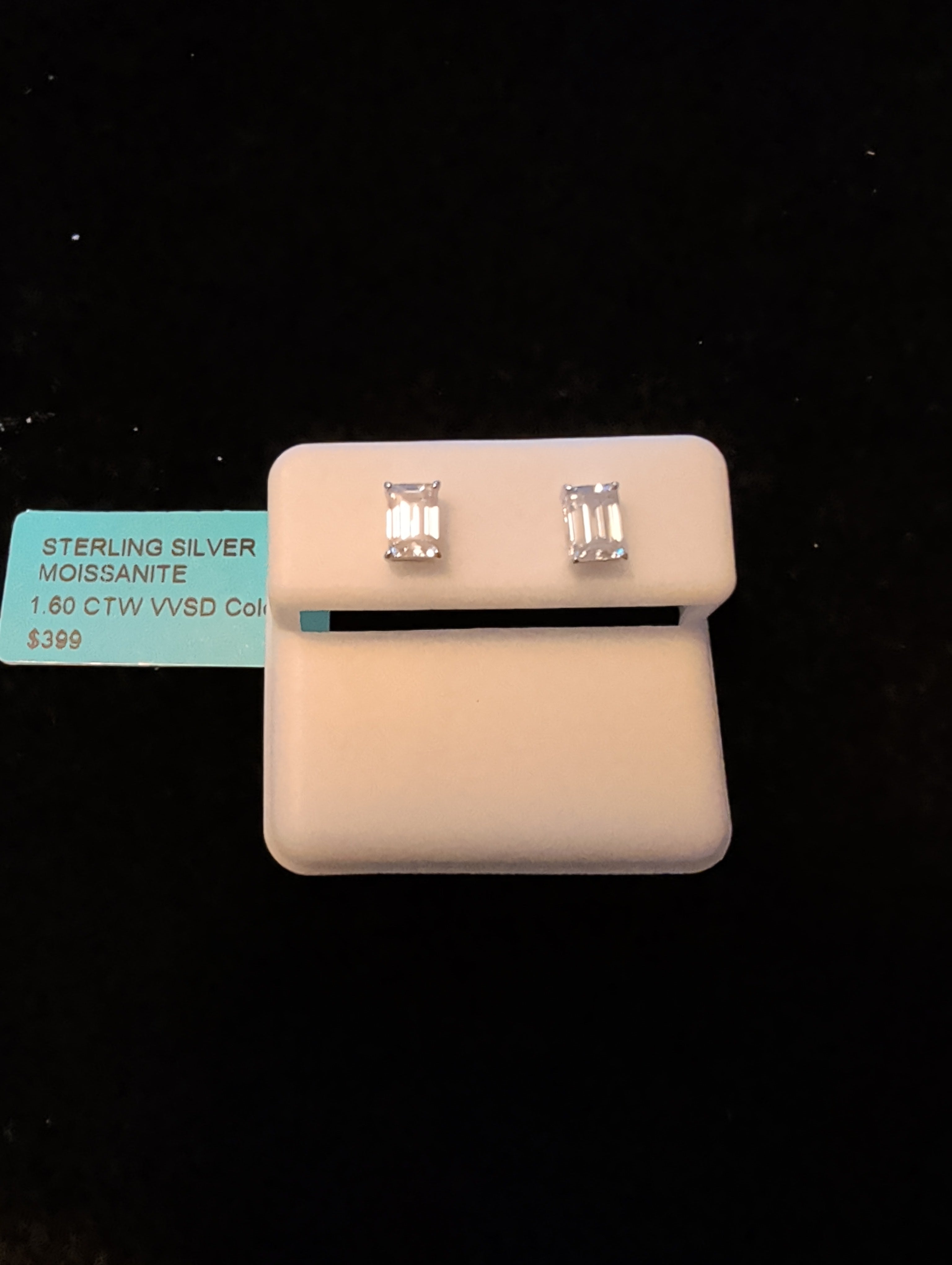 1.60ctw (0.80ctw each) moissanite earrings. 925 sterling silver. Diamond tested!