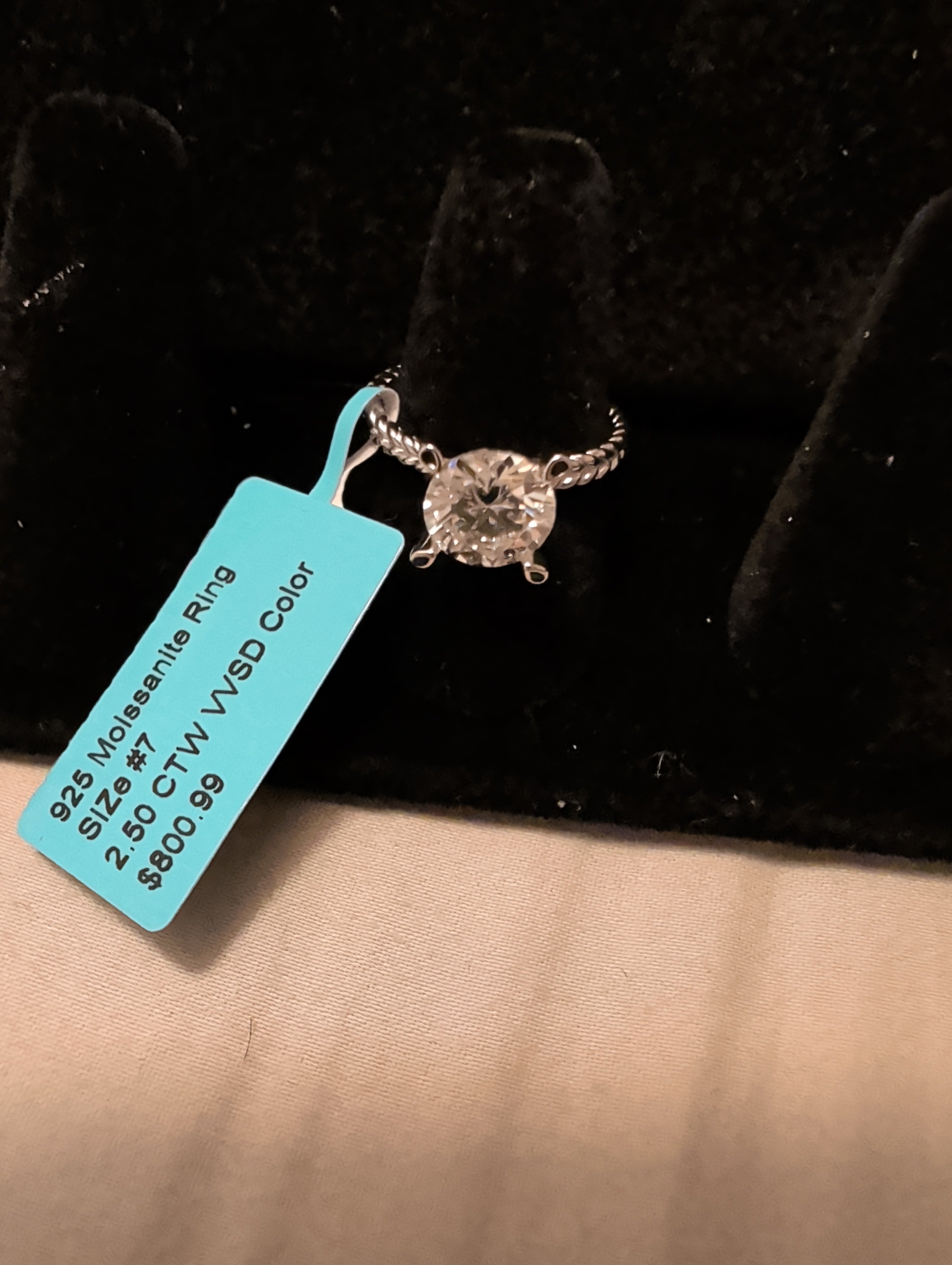 2.5ctw moissanite ring. Solid 925 sterling silver. Sz7