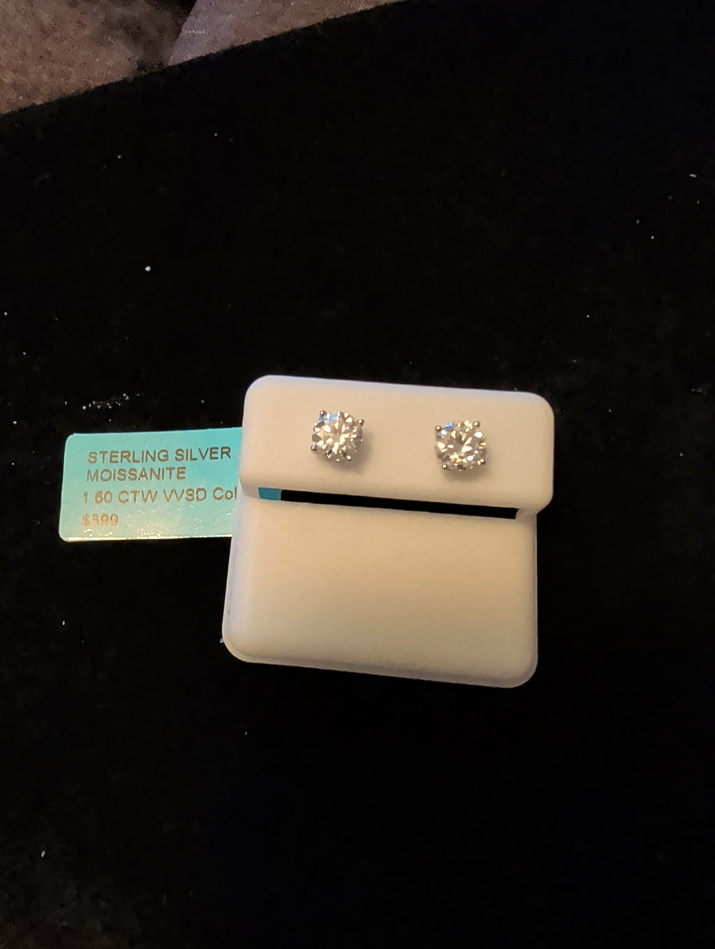 1.60ctw (0.80ctw each) moissanite earrings. 925 sterling silver. Diamond tested!
