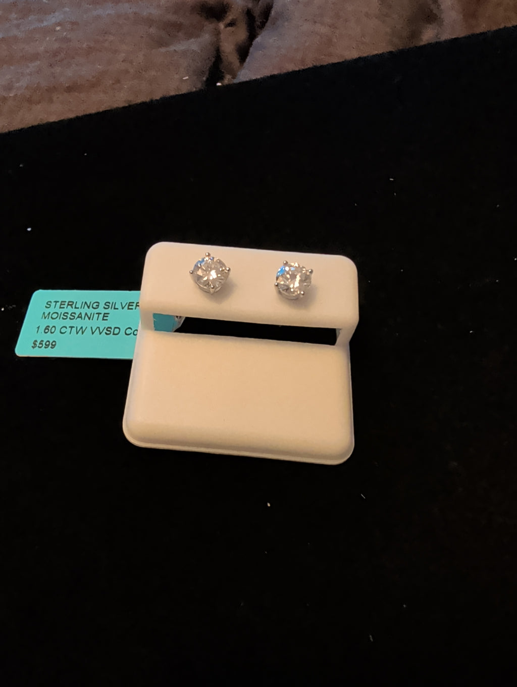 1.60ctw (0.80ctw each) moissanite earrings. 925 sterling silver. Diamond tested!